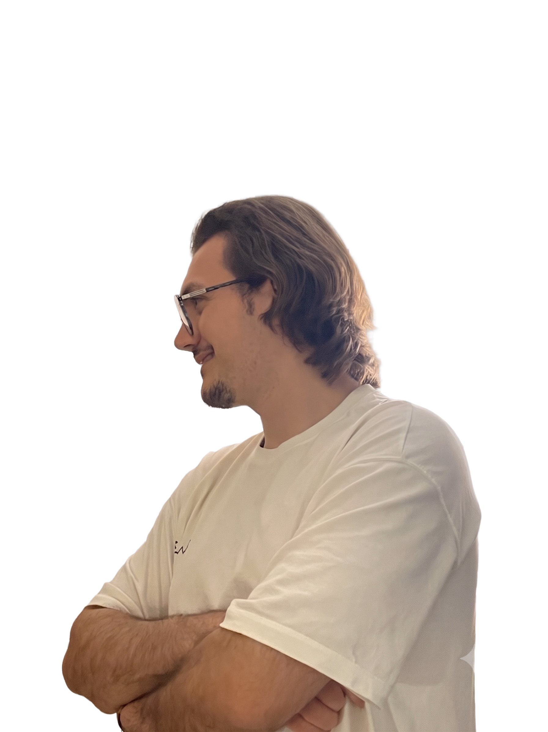 Nijat Hummatović in profile, arms crossed